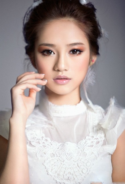 付梦妮被媒体称为“萌女郎”，声线带有一种超脱的纯净感