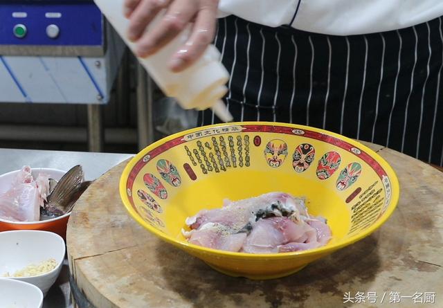 最简单水煮鱼做法(大厨分享家常水煮鱼的做法)(9)