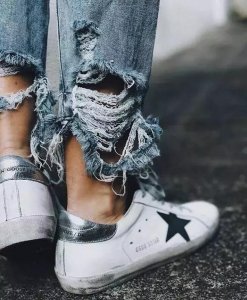 ​比小白鞋时髦比高跟鞋舒坦！“脏脏鞋”火爆今秋，难怪明星都爱穿