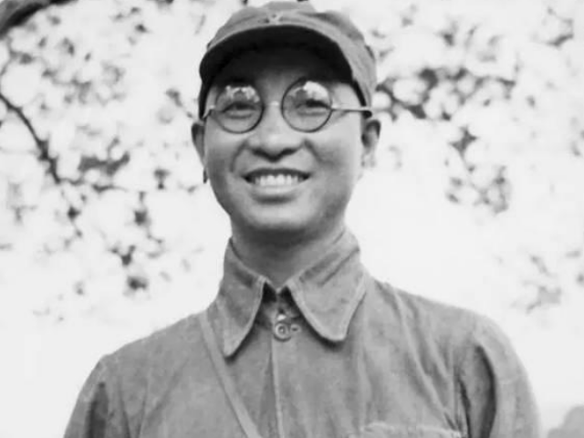 黄维成为俘虏后，面见老同学陈赓，说了句让陈赓哭笑不得的话