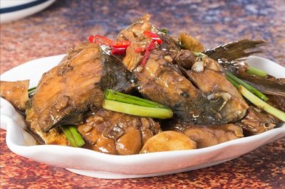 ​鲅鱼去腥，切忌只会放料酒，谨记2个窍门，肉质香嫩鲜美，没腥味