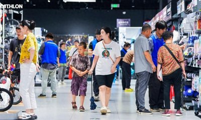 ​迪卡侬武汉金银潭商场开业