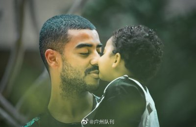 ​保利尼奥为何要带家属，才肯回恒大？阿兰的经历说明了一切