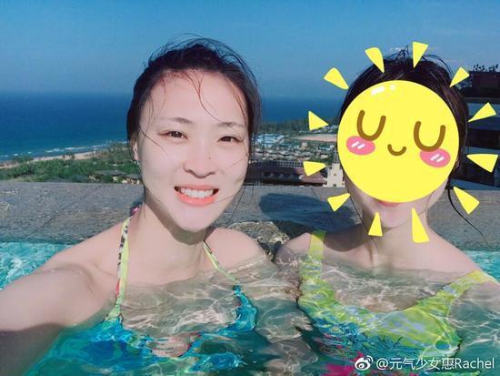 惠若琪罕见泳装照,颜值惊艳,皮肤白皙,犹如出水芙蓉,美艳动人