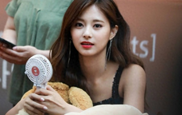 TWICE成员周子瑜最美的6张照片欣赏