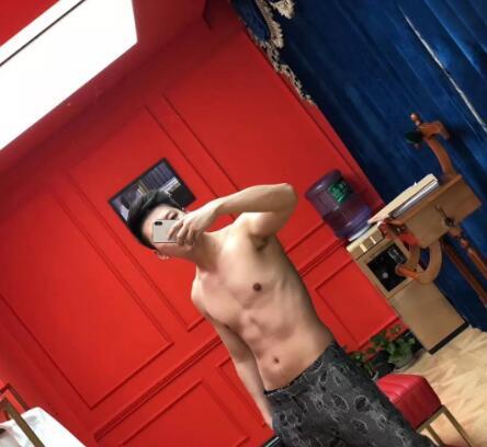 聊聊我同学的黑料,泡妞教父往事