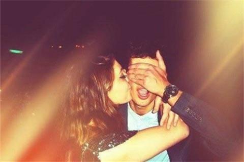 和女生聊天应该聊什么话题1