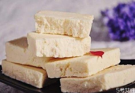 奶豆腐可以生吃吗 奶豆腐怎么做好吃 奶豆腐可以生吃吗 奶豆腐怎么做好吃