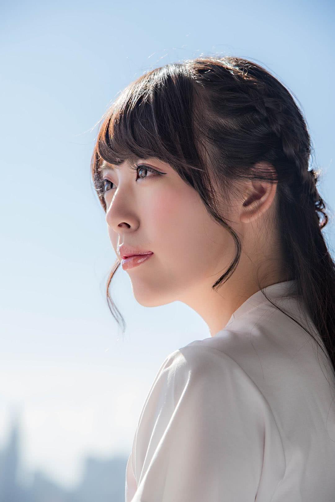 黑木郁美个人资料写真作品