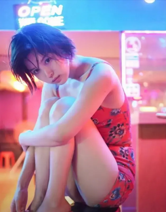 恋情震惊整个暗黑界的葵司美图分享,样貌身材堪称完美!