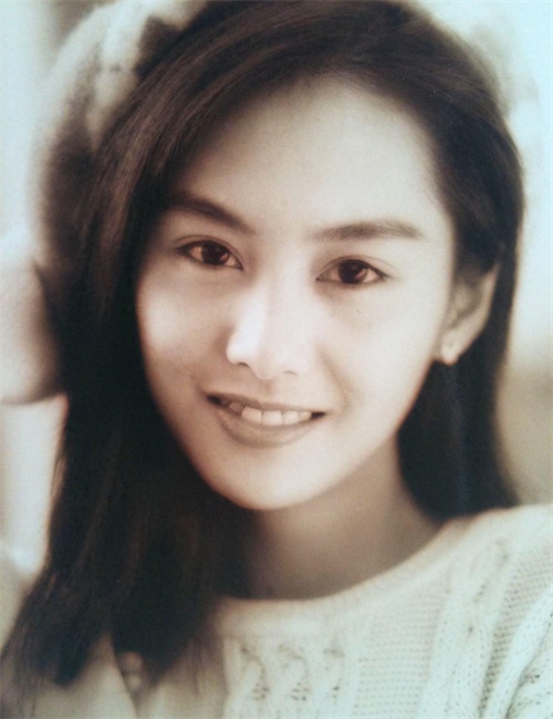 昔日的紫霞仙子朱茵,是否又勾起了你的青春记忆?