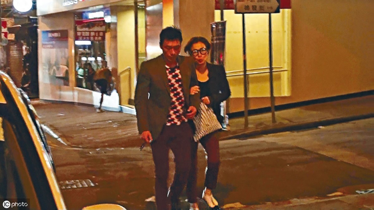 许志安郑秀文情史大起底:苦恋22年分手7年,婚后6年男方出轨