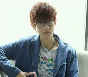 歌手许嵩个人资料简介（许嵩的创作经历）-