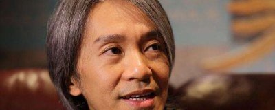 ​周星驰为什么头发花白