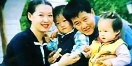 赵本山和二婚娇妻马丽娟近照曝光，赵本山苍老不堪，而她容颜依旧