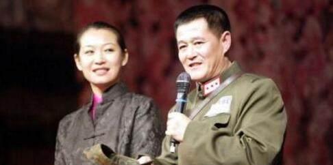 赵本山和二婚娇妻马丽娟近照曝光，赵本山苍老不堪，而她容颜依旧