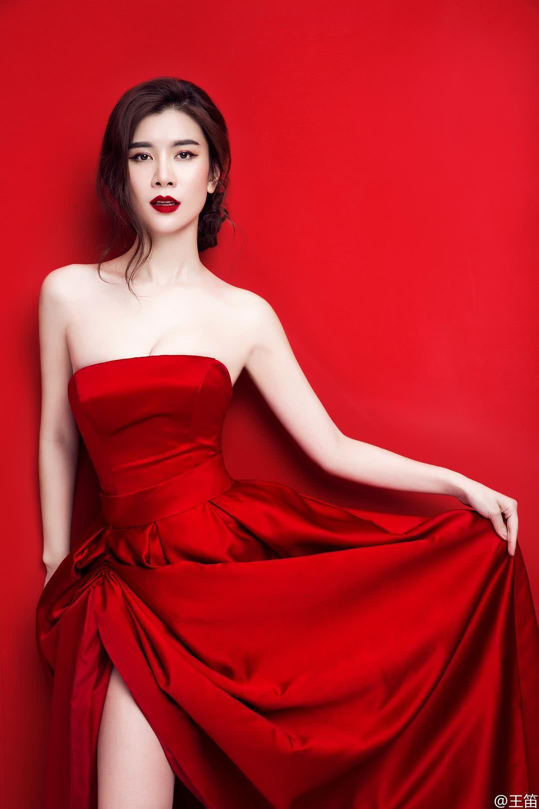 王笛个人资料写真作品