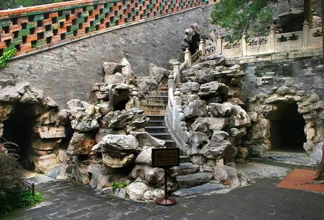 精品太湖石(园林瑰宝北海太湖石)(2)