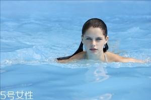 女性什么情况下不宜游泳 女性游泳需注意