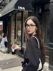 ​娜扎经纪人李登科：在娱乐圈的低调星光