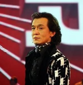 ​央视名嘴李咏因喉癌去世，享年50岁令人惋惜