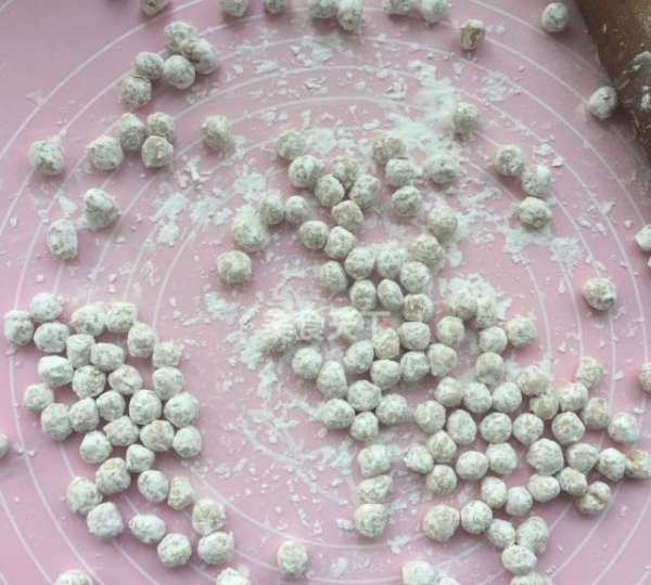 珍珠奶茶的珍珠怎么做,珍珠奶茶的珍珠怎么做的用什么材料做图片图16