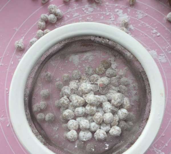 珍珠奶茶的珍珠怎么做,珍珠奶茶的珍珠怎么做的用什么材料做图片图17