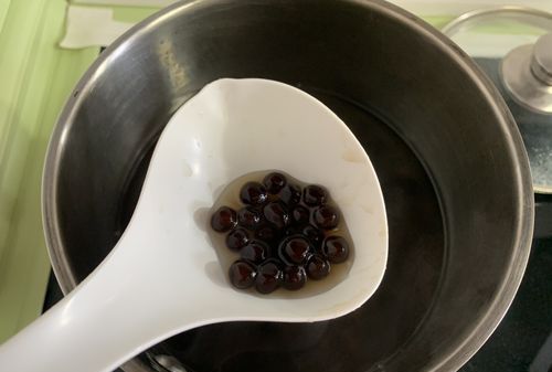珍珠奶茶里面的珍珠怎么做不用木薯淀粉