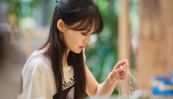 郑爽为什么会被封杀（郑爽被封杀的真相揭秘）(3)_