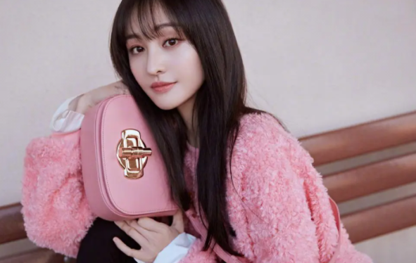 郑爽为什么会被封杀（郑爽被封杀的真相揭秘）(2)_