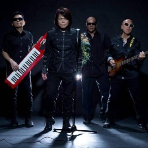 ​娱乐圈3个搞笑段子，别和伍佰喝酒，别和周星驰打牌，胡歌很冤枉