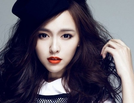 张艺兴最喜欢唐嫣可女友却是她，能专一点吗？