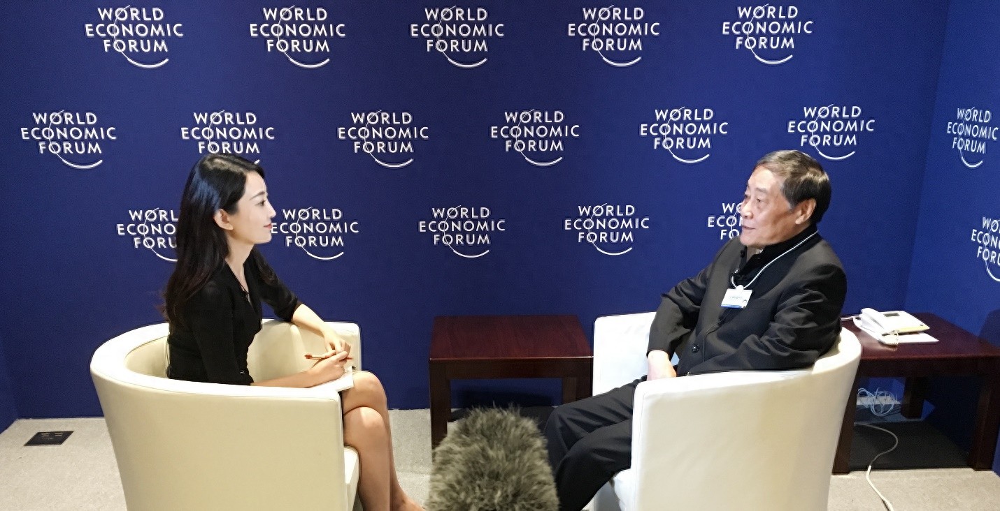 财新传媒当家花旦,《财新时间》主持人袁小珊