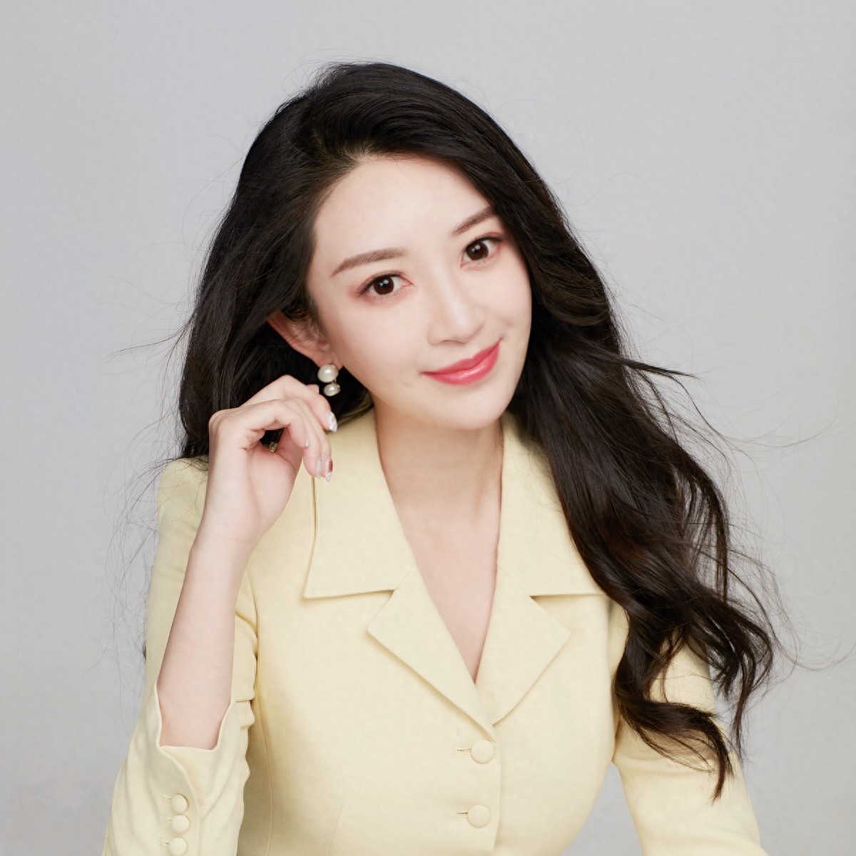 财新传媒当家花旦,《财新时间》主持人袁小珊