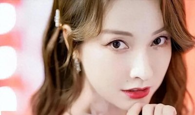 ​近日，主持人吴昕在社交媒体上公开了与男友郑凯的恋情