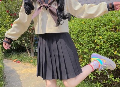 ​巨兴茂现任妻子（巨兴茂与恩师郭靖宇聚会）