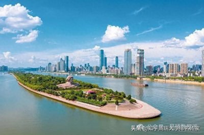 ​2023中国26座万亿GDP城市排名出炉：谁崛起，谁在没落？