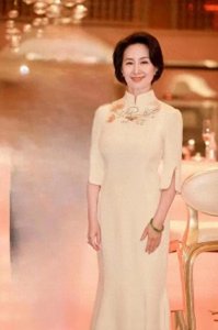 ​何超琼苦守陈百强 38 年，豪门爱情为何如此凄美？