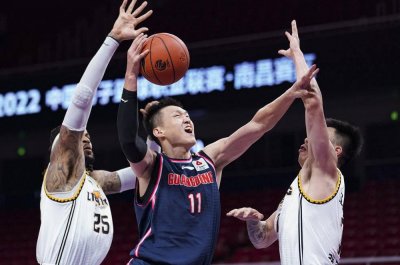 ​郭艾伦24+11莫兰德14分18板周鹏伤退 辽宁擒广东2-0领先获得赛点