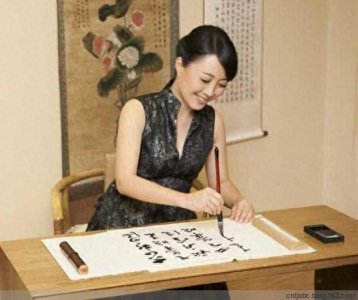 ​字美人秀，才貌双全，当今书坛的美女书法家，你更欣赏哪一位呢？