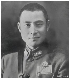 ​胡琏坐飞机刚到双堆集，黄维就劝他赶紧回去：我求你帮我办件事儿