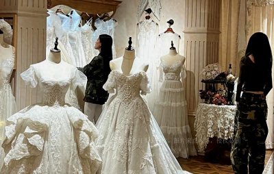 ​BY2 姐妹疑好事将近打扮火辣逛婚纱店，历代绯闻男友非富即贵