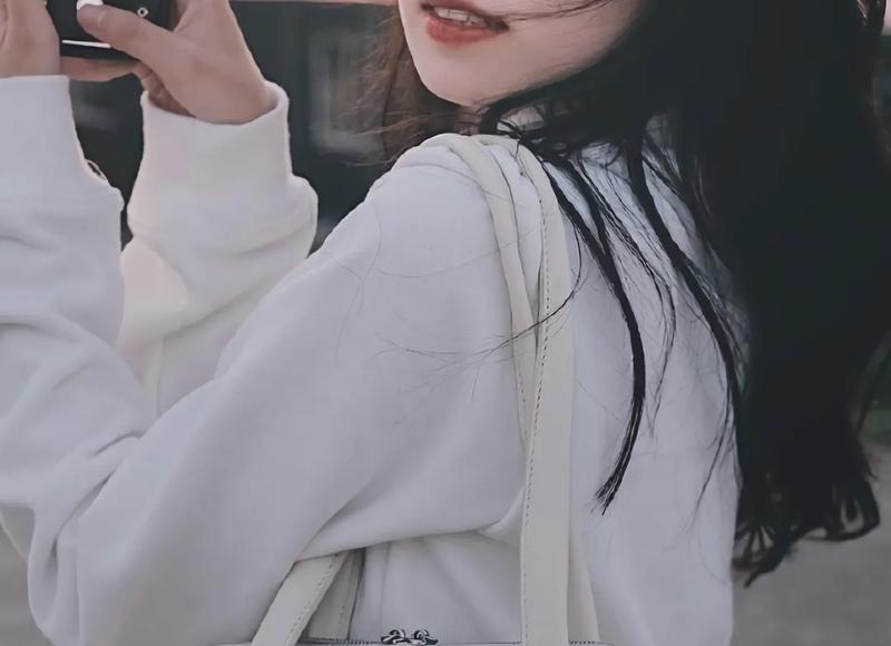 正月还没过，很多植物快扦插，剪个枝条就好，很快开出新花