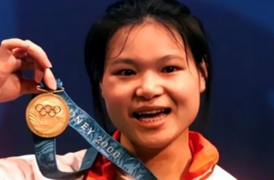 ​陈晓敏：11次打破世界纪录，曾被禁赛两年，退役后卖金牌得399万