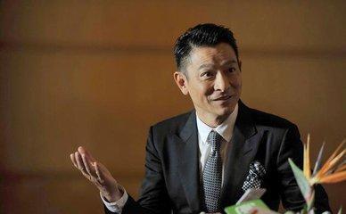 刘德华复工拍新片，敬业精神值得敬佩，网友：华仔要注意健康呀！