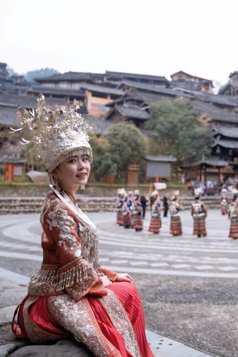贵州旅游要穿什么衣服(贵州千户苗寨苗族服饰文化)