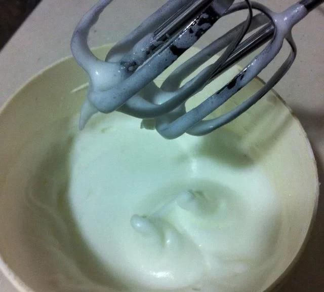 电饭煲蛋糕不蓬松是为什么，电饭煲做蛋糕发起来了但是太干没有温润的感觉为什么？图7