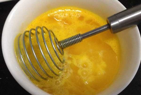 剩下的生蛋黄能做什么,剩下的生蛋黄能做什么甜品图12