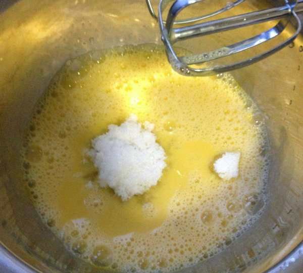 剩下的生蛋黄能做什么,剩下的生蛋黄能做什么甜品图11