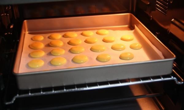 剩下的生蛋黄能做什么,剩下的生蛋黄能做什么甜品图6